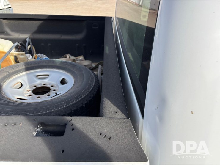 2010-chevrolet-silverado-2500hd-image-41