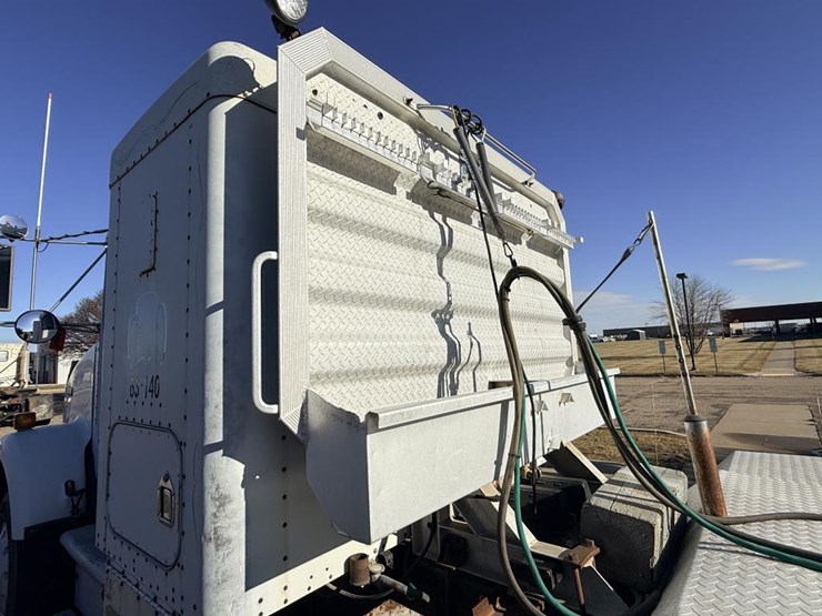 1993-kenworth-t800b-image-16