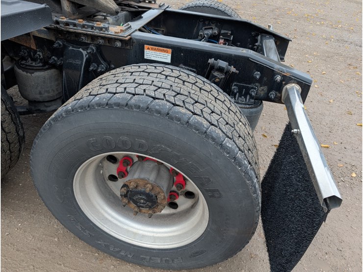 freightliner-cascadia-125-image-11