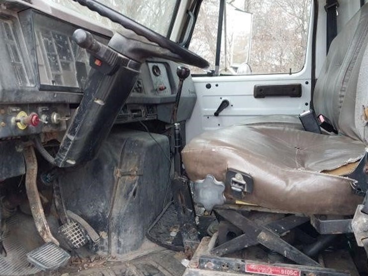 1994-international-9000-image-12