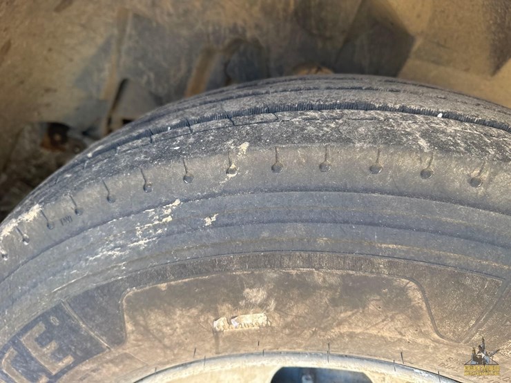 2007-volvo-vnl-semi-truck-image-18