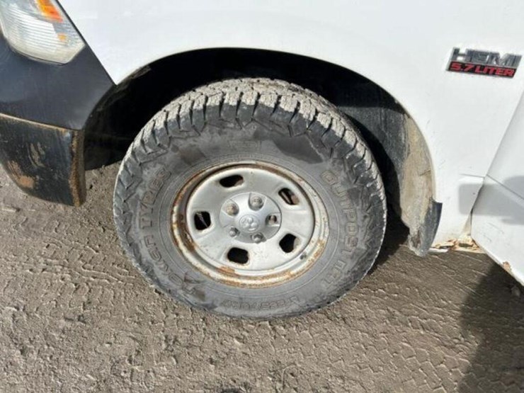 2016-dodge-1500-image-28