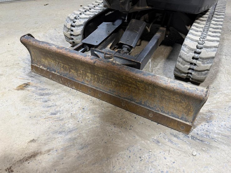 2022-case-cx37c-image-13