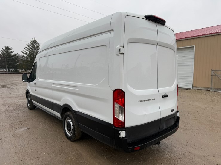 2022-ford-transit-image-4