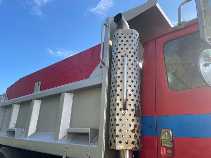 international-4900-image-42