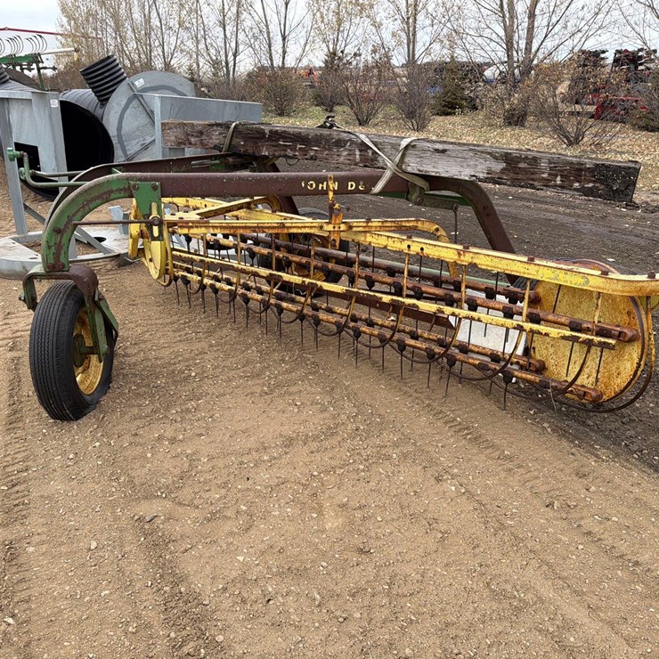 John Deere Side Delivery Rake
