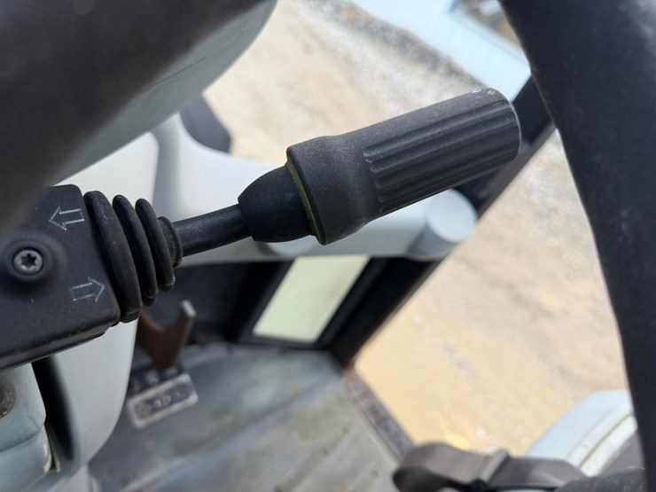 2012-caterpillar-906h-image-26