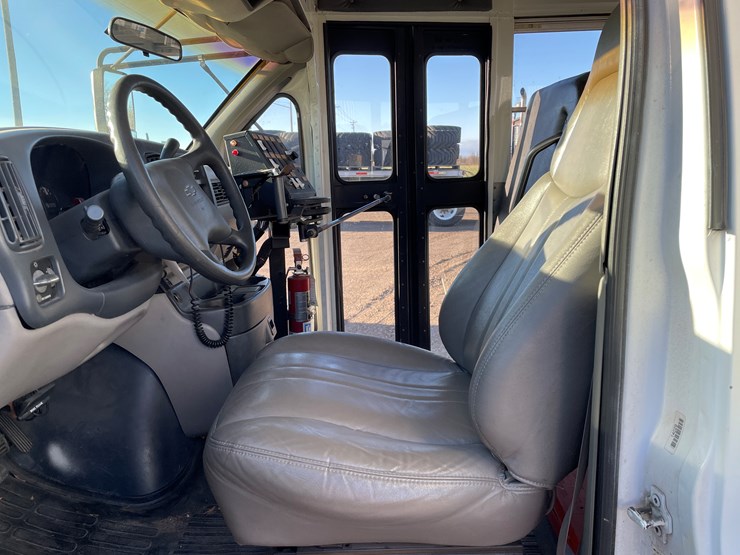 #1071-•-1999-chevy-short-bus-(has-wi-title)-image-20