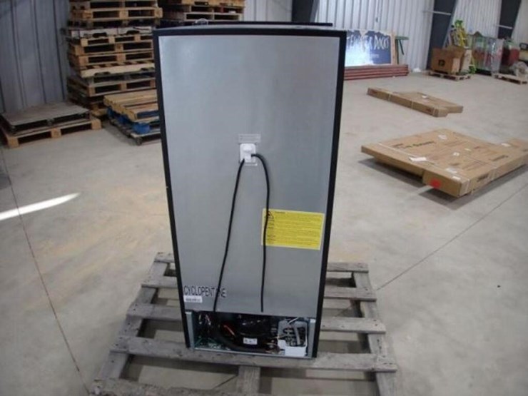 vissani-7.1-cu-ft-upright-freezer-image-6