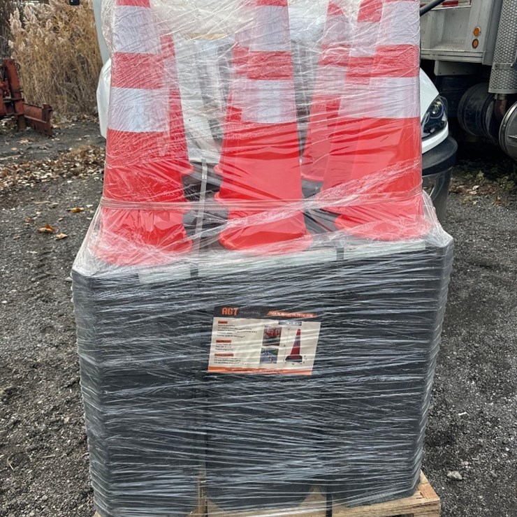 (250) New AGT Co 29in Traffic/Safety Cones w/ Weighted Bases