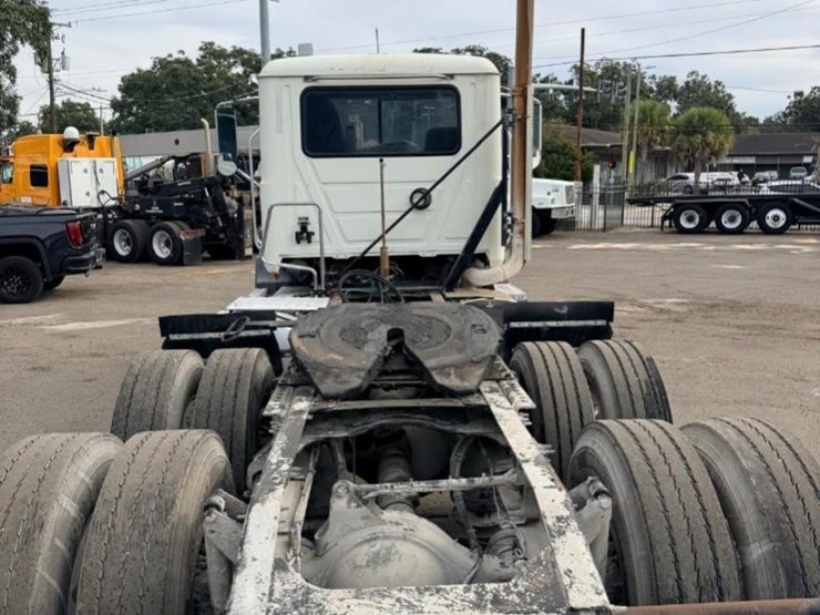 2015-mack-cxu613-truck,-vin-#-1m1aw02y7fm051566-image-6