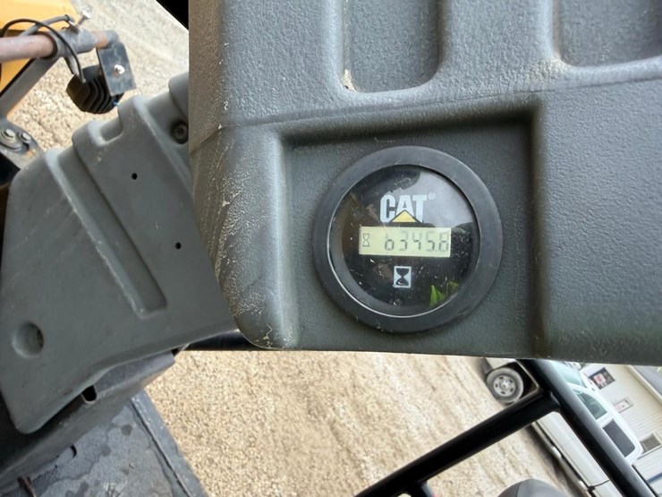 2015-caterpillar-ap-555e-image-17