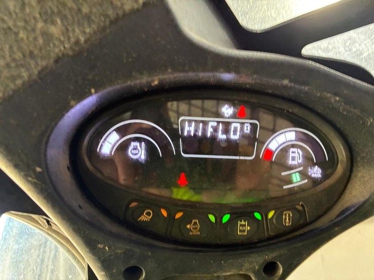 2023-bobcat-t770-image-23