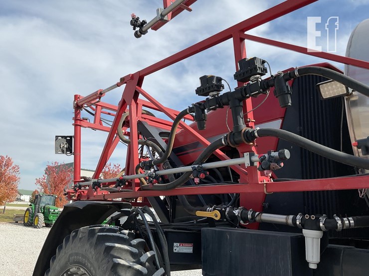 case-ih-patriot-3330-image-18