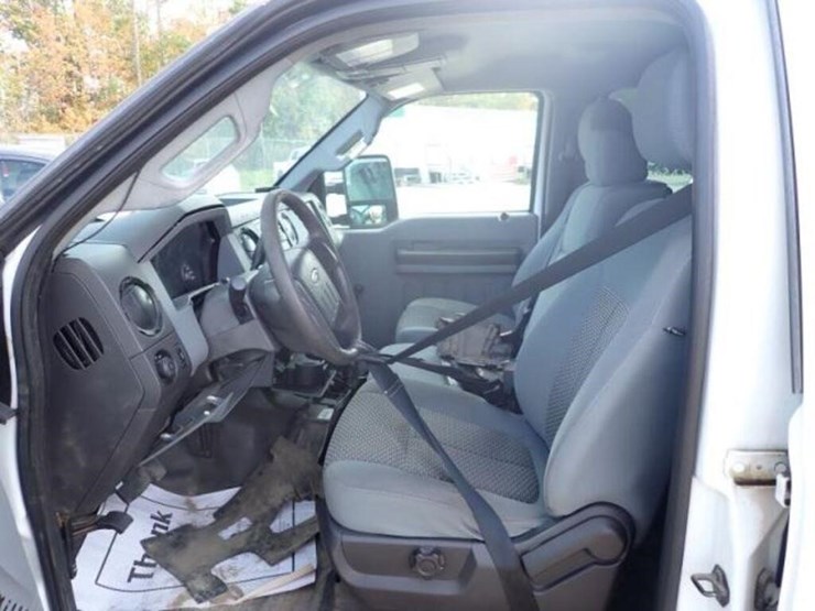 2012-ford-f250-xl-image-18