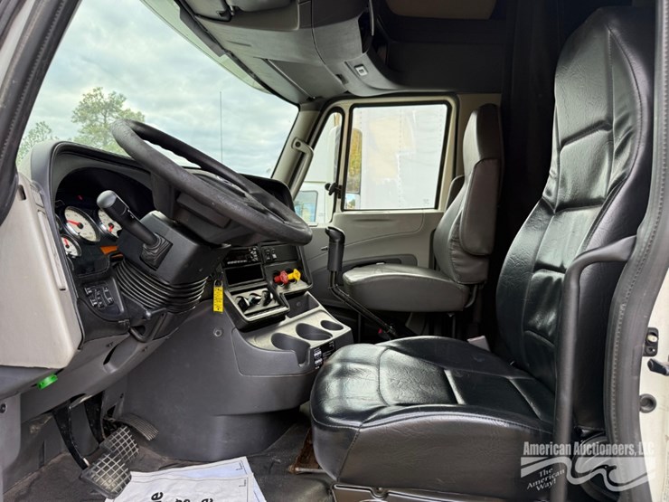 2017-international-prostar-image-9