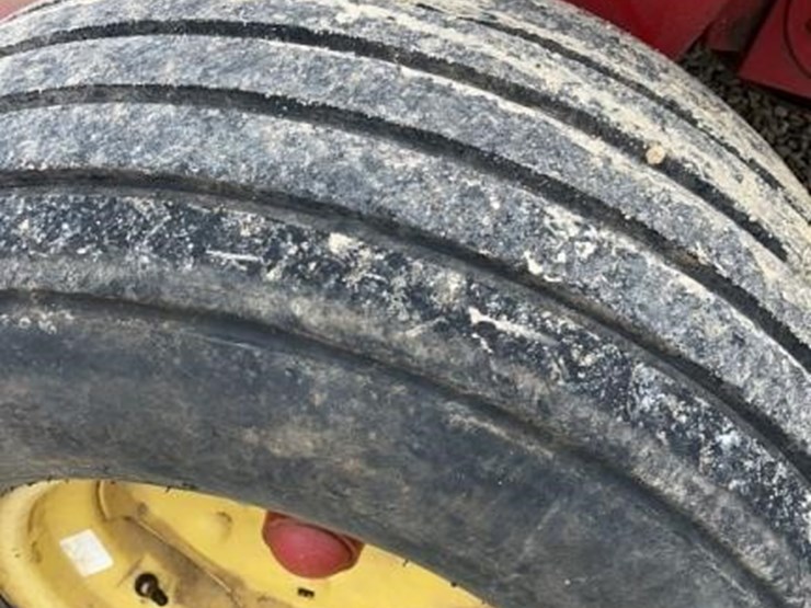 new-holland-660-image-20