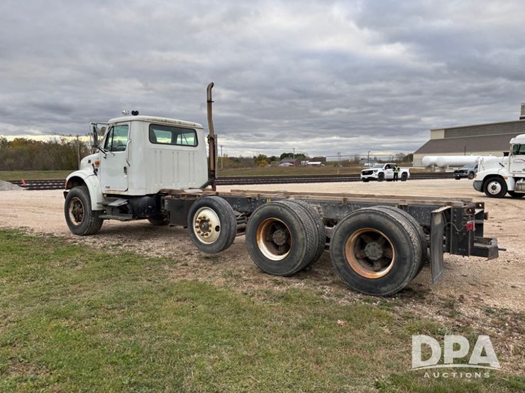 international-4900-image-11