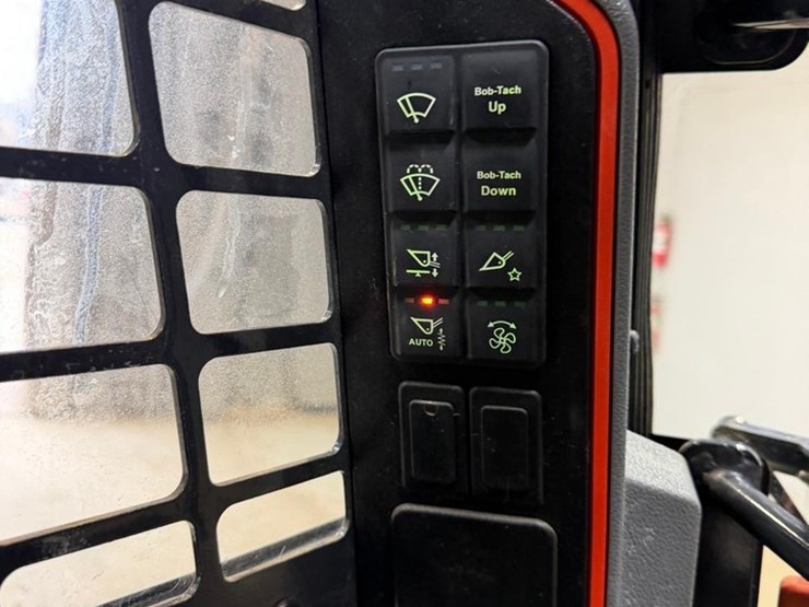 2023-bobcat-t76-image-29