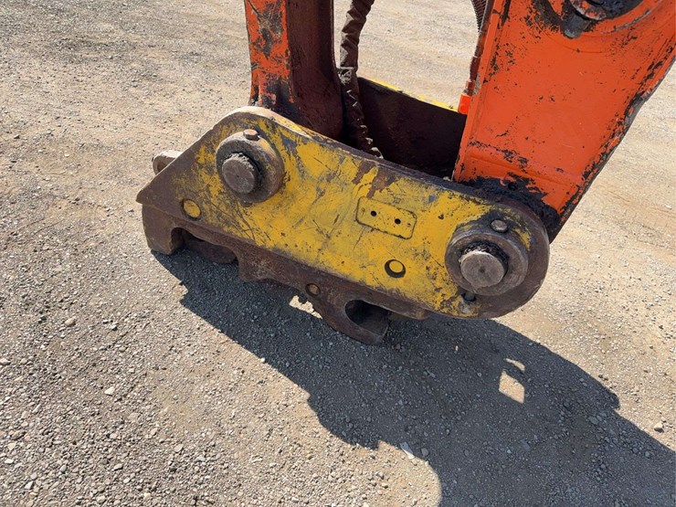 hitachi-225-excavator-image-42