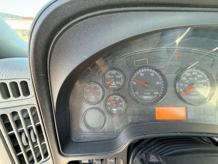 2017-international-prostar-image-47