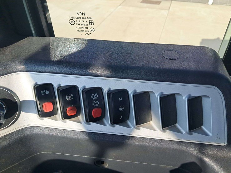 2018-hyundai-hl965-image-29