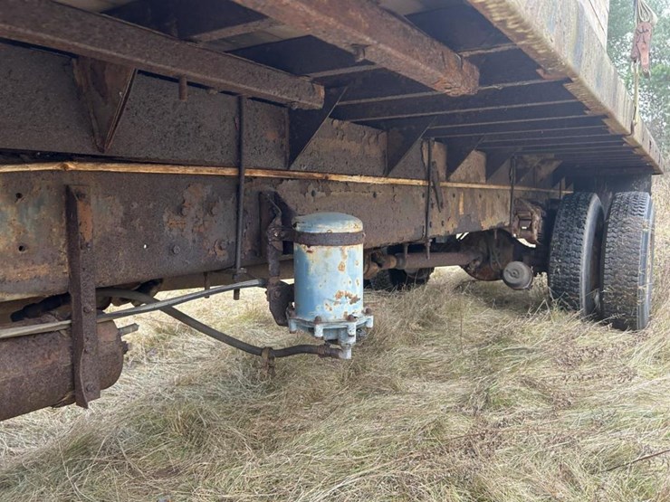 #1429-•-1995-ford-f-series-flatbed-truck-image-17