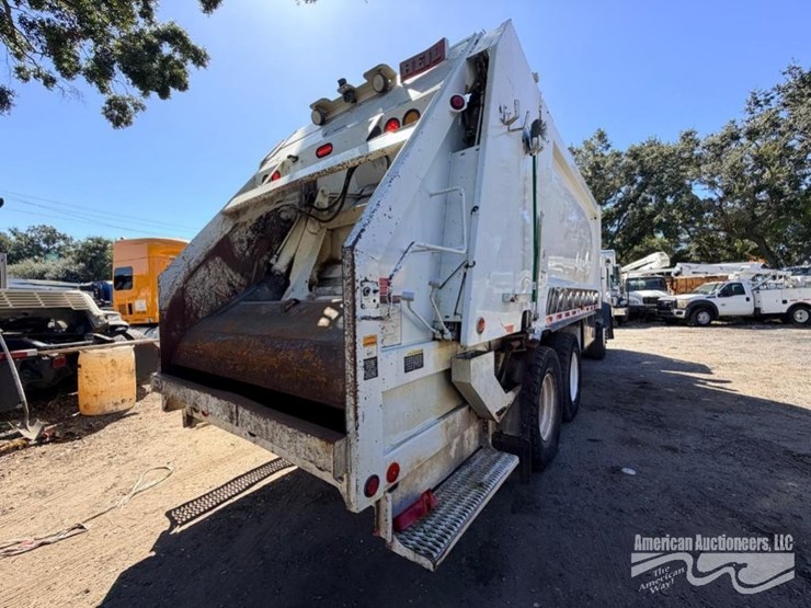 2015-mack-leu613-image-3