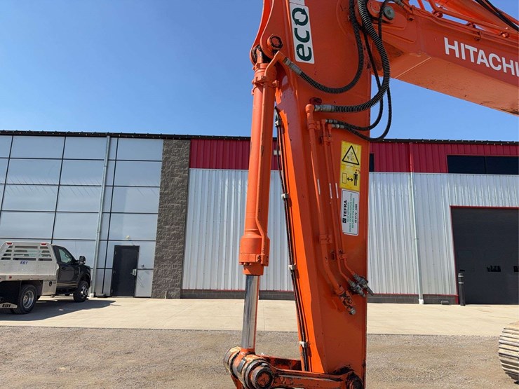 hitachi-225-excavator-image-47