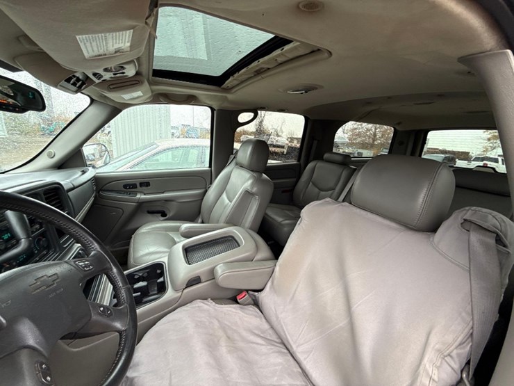 chevrolet-suburban-image-9