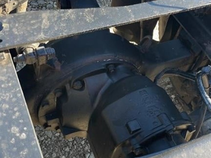 2019-peterbilt-567-image-28