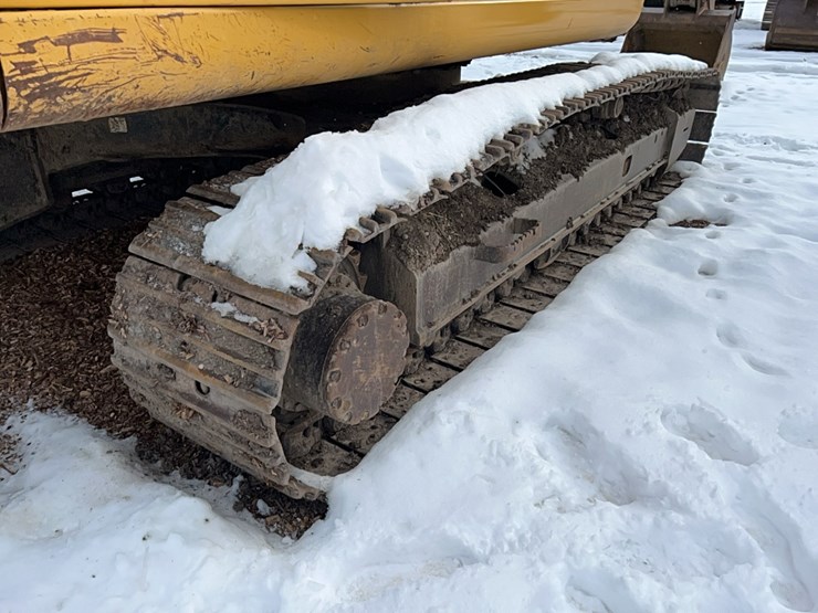 2016-deere-210g-image-16