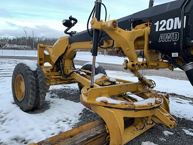 caterpillar-120m-image-18