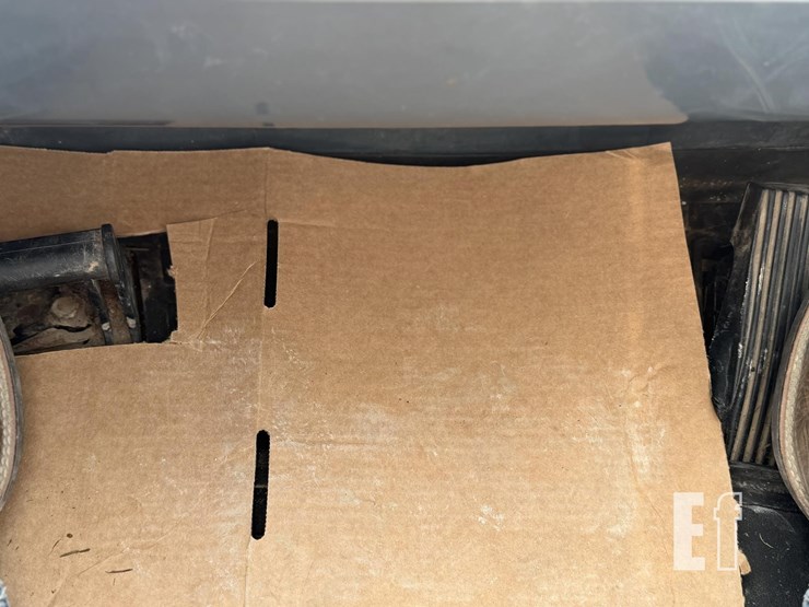 2017-deere-331g-image-40