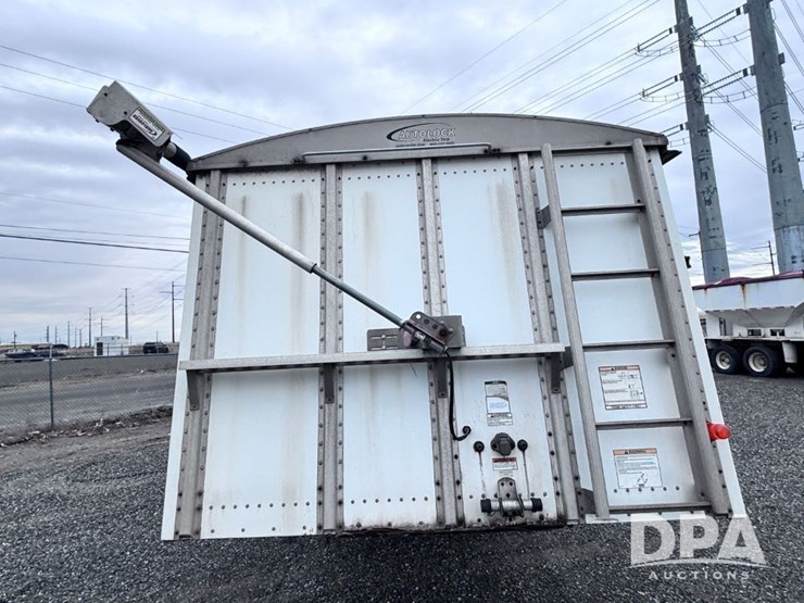 2013-merritt-hopper-image-19