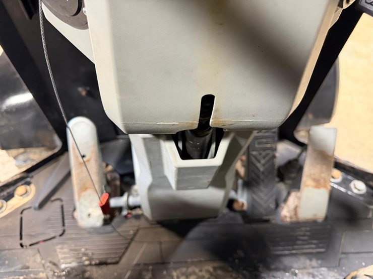 2015-caterpillar-903c-image-25