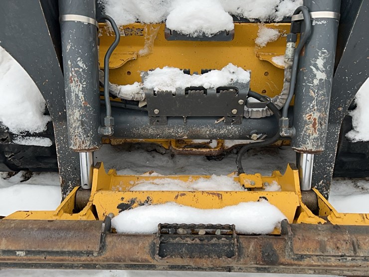 2021-deere-333g-image-5