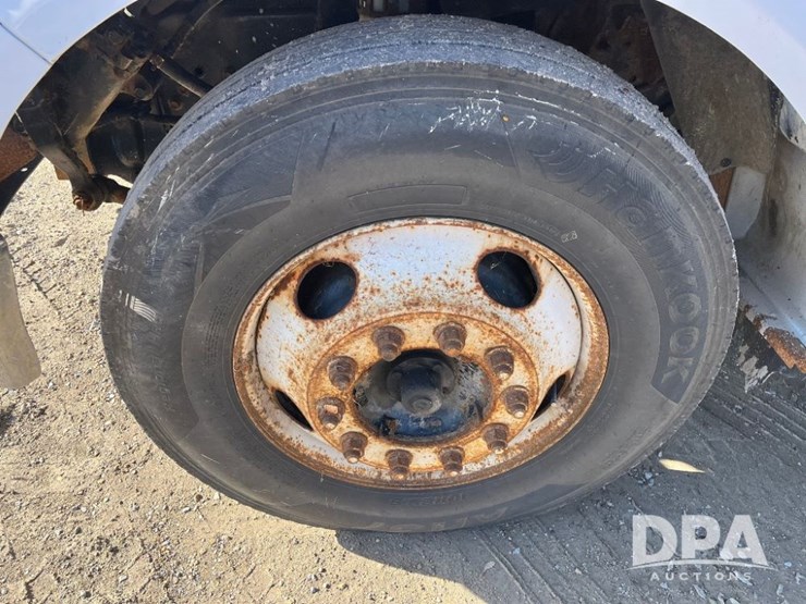 ford-f650-xlt-image-17