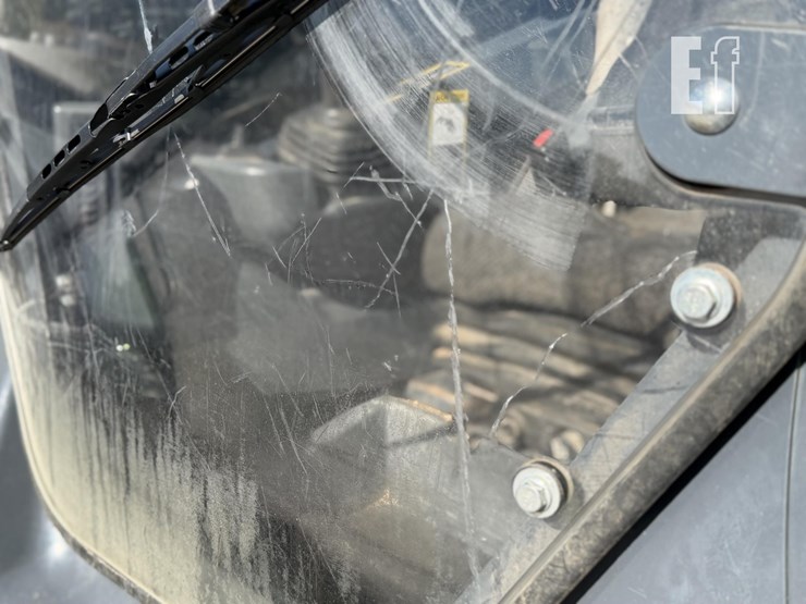 2017-deere-331g-image-17