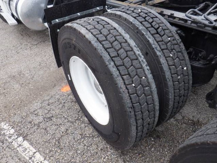 freightliner-cascadia-125-image-13