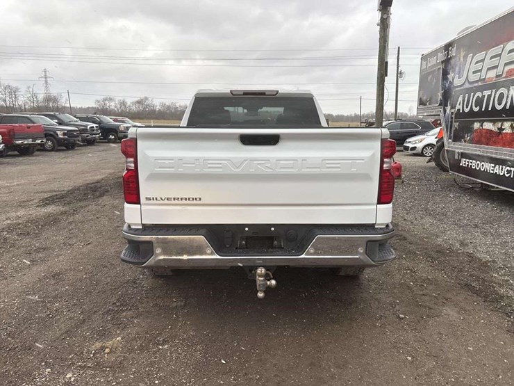 2024-chevrolet-1500-image-4