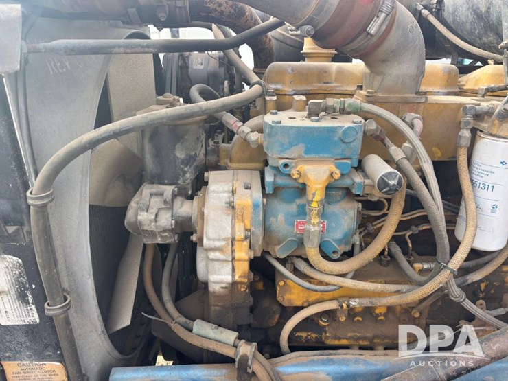 peterbilt-377-image-47