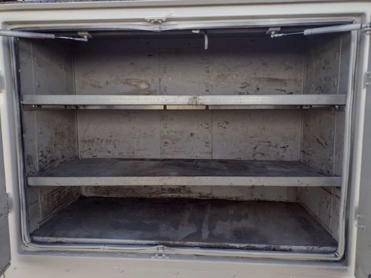 peterbilt-335-image-39