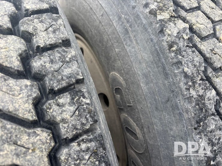 peterbilt-385-image-63