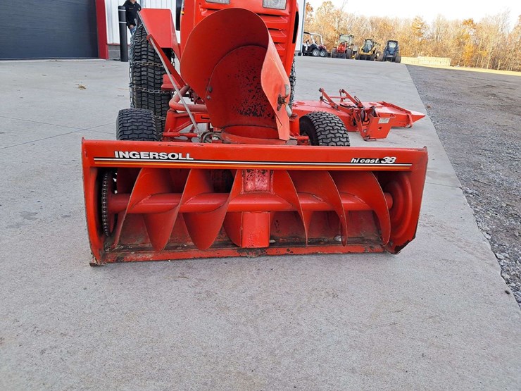 case-444-compact-tractor-image-8