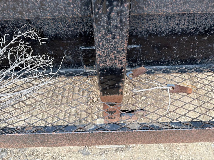 gooseneck-flatbed-trailer-image-11