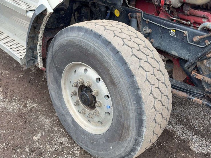 2016-kenworth-t880-image-33