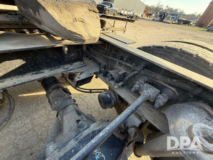 peterbilt-567-image-31