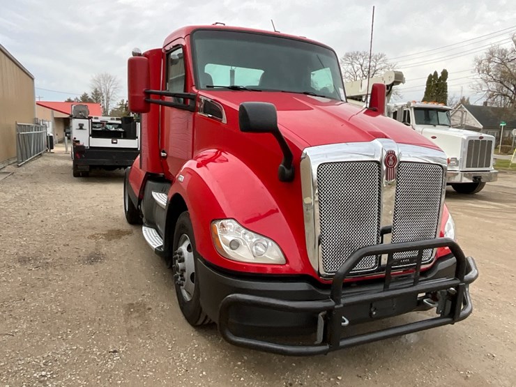 2020-kenworth-t680-image-6