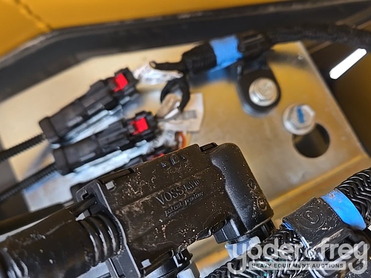 2019-deere-850l-lgp-image-91